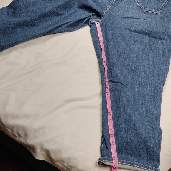 Torrid sky high skinny crop women's jean shorts size 28 - Picture 13 of 14